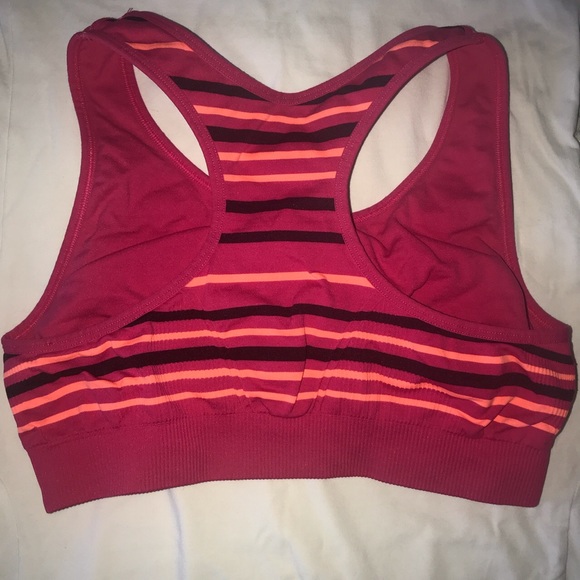 Gym top - Picture 2 of 3